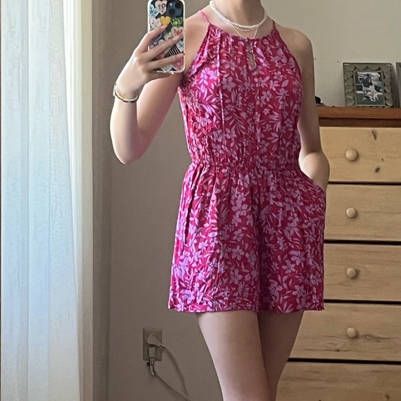 🌸Old Navy floral romper: - Picture 1 of 8
